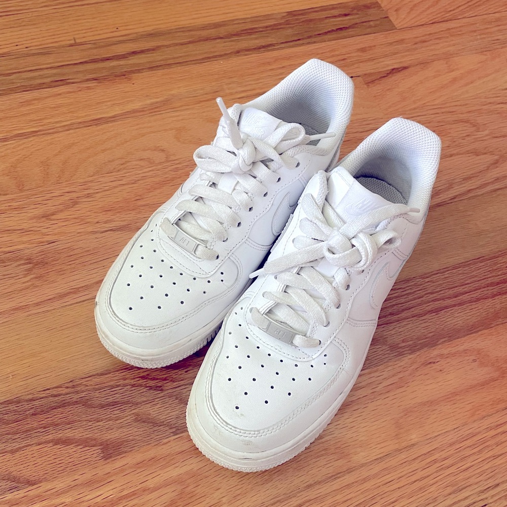 Nike classic air Jordan’s white sz 6